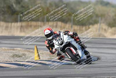 media/Dec-01-2025-Moto Forza (Mon) [[2daa91e15f]]/1-Advanced Group/Session 3 (Turn 3)/